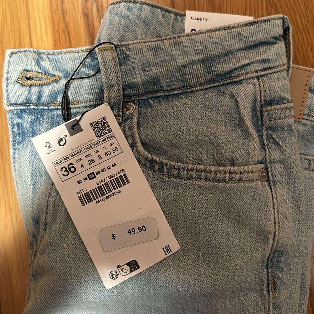 NWT Zara Flare Fit Jeans | Size 4
